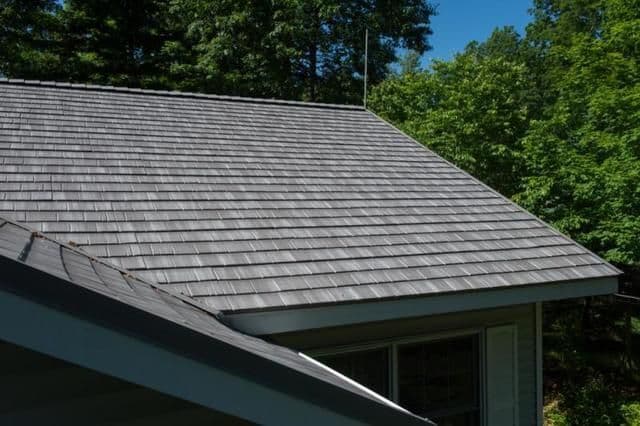 metal-shake-shown-in-weathered-wood